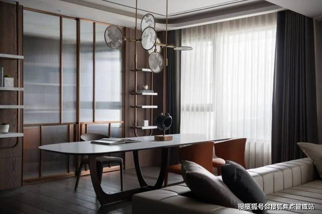 桥C位前湾壹号售楼处发布：一席尽奢藏”CQ9电子游戏平台®前湾壹号售楼处 虹(图1)