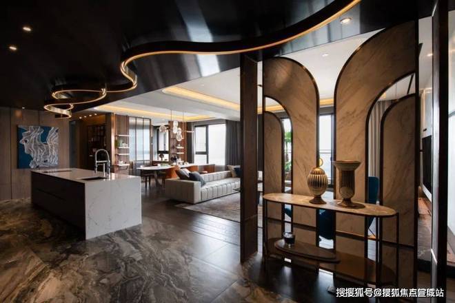 桥C位前湾壹号售楼处发布：一席尽奢藏”CQ9电子游戏平台®前湾壹号售楼处 虹(图5)