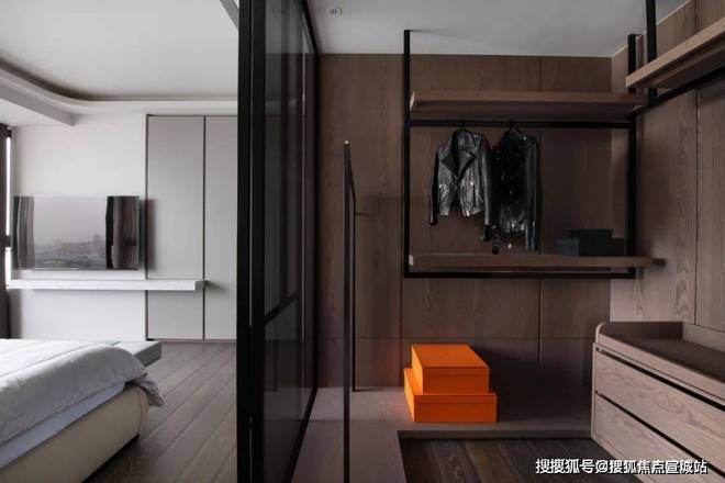 桥C位前湾壹号售楼处发布：一席尽奢藏”CQ9电子游戏平台®前湾壹号售楼处 虹(图8)