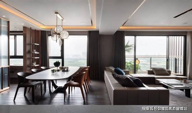 桥C位前湾壹号售楼处发布：一席尽奢藏”CQ9电子游戏平台®前湾壹号售楼处 虹(图11)